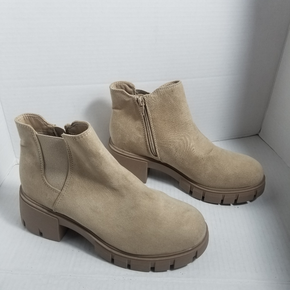 NWT MADDEN NYC LIGHT BROWN CHELSEA STYLE BOOT SIZE 8